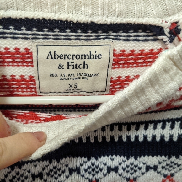 Abercrombie & Fitch Christmas Sweater - Picture 5 of 8